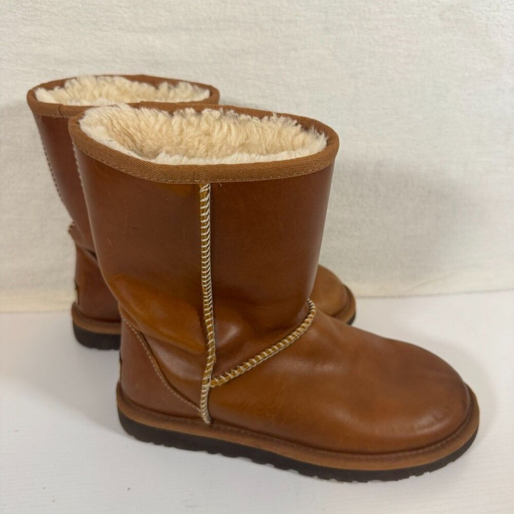 UGG Australia Classic Short Leather Boots Size 6 Chestnut Mid Calf Shearling